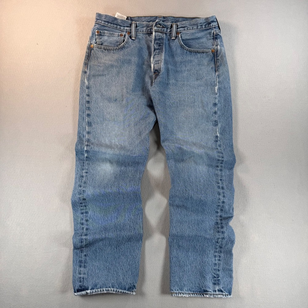 Levis 501 Original Fit Jeans Mens 33x30 Light Wash Blue Denim